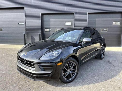 2025 Porsche Macan T