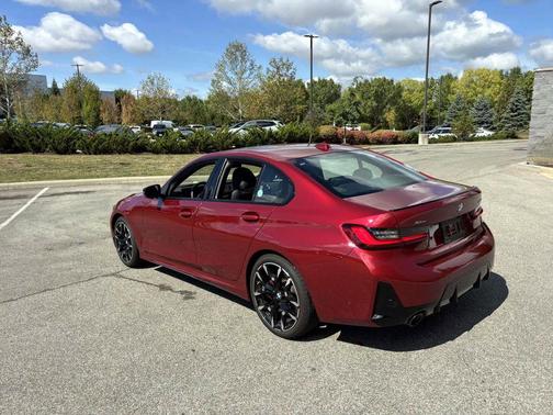 2025 BMW 330 i xDrive