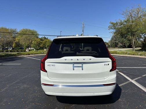 2026 Volvo XC90 B6 Ultra 7-Seater