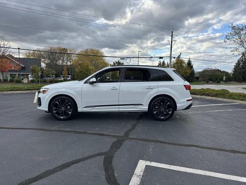 2026 Audi Q7 55 Premium Plus