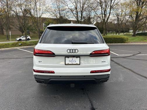 2026 Audi Q7 55 Premium Plus