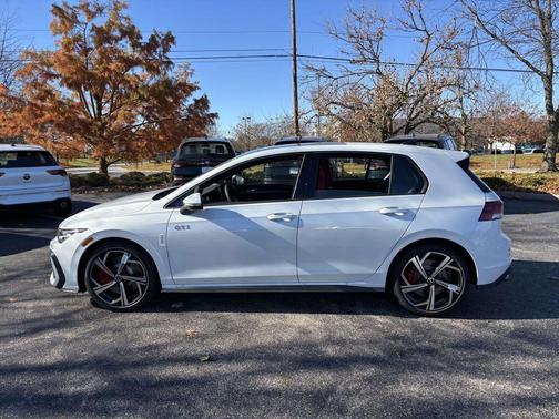 2026 Volkswagen Golf GTI 2.0T SE DSG