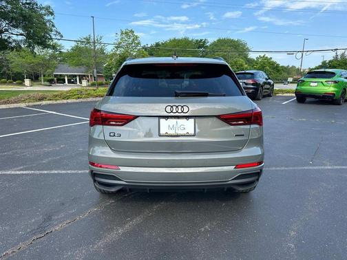 2025 Audi Q3 Premium 45 TFSI S line quattro Tiptronic