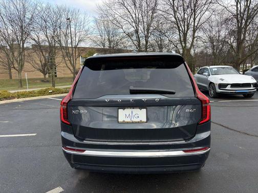 2026 Volvo XC90 B6 Plus 6-Seater