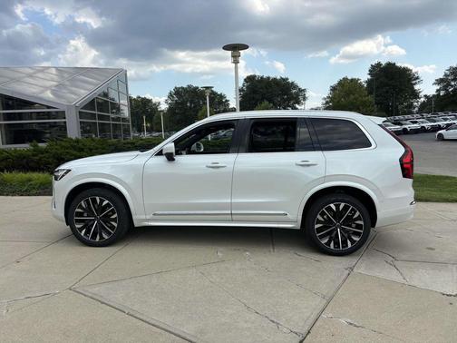 2026 Volvo XC90 B6 Ultra 7-Seater