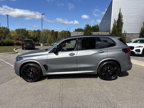 2026 BMW X5 M60i