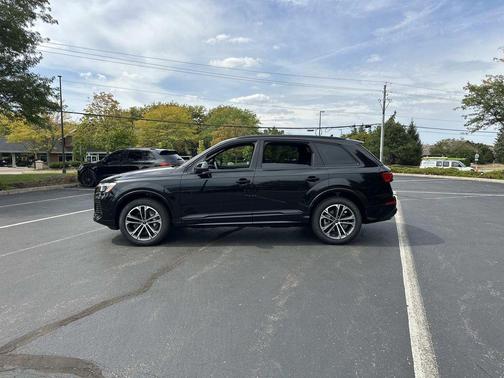2025 Audi Q7 45 Premium