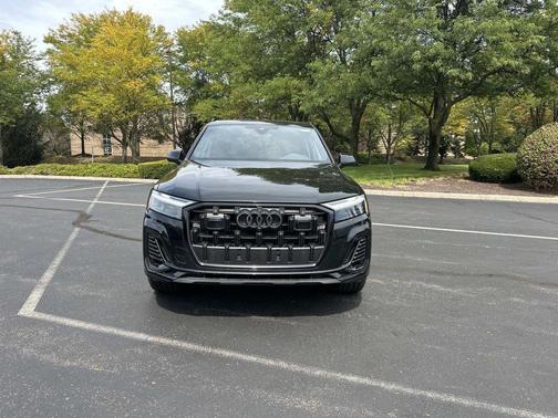 2025 Audi Q7 45 Premium