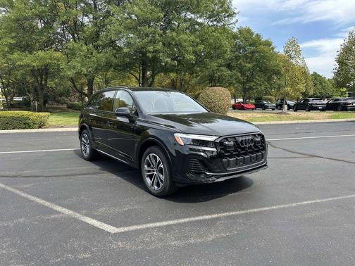 2025 Audi Q7 45 Premium