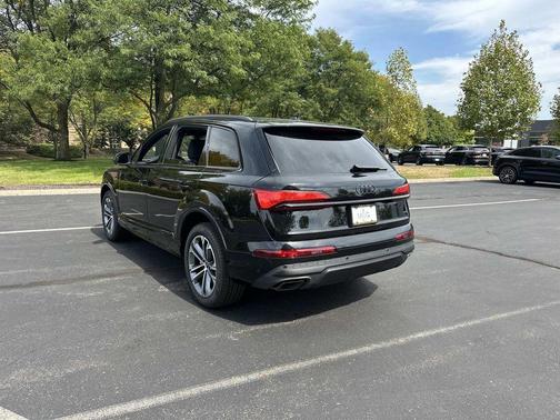 2025 Audi Q7 45 Premium