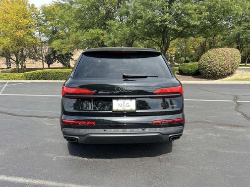 2025 Audi Q7 45 Premium