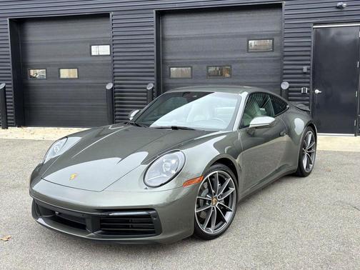 2022 Porsche 911 Carrera