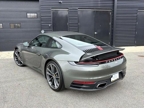 2022 Porsche 911 Carrera