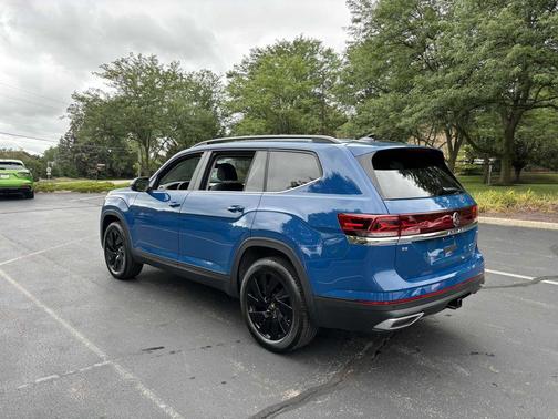 2026 Volkswagen Atlas 2.0T SE w/Technology 4MOTION