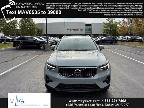2024 Volvo XC40 B5 Ultimate Bright Theme
