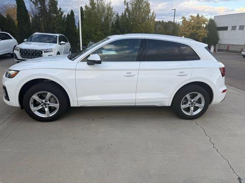 2023 Audi Q5 40 Premium