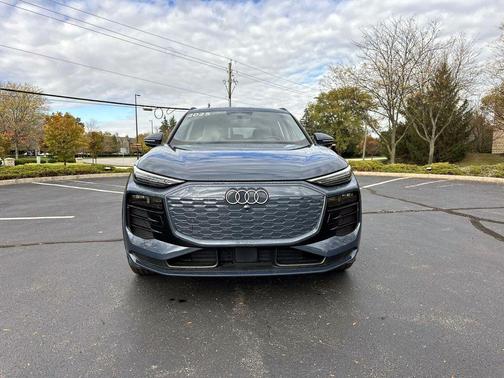 2025 Audi Q6 e-tron Prestige quattro