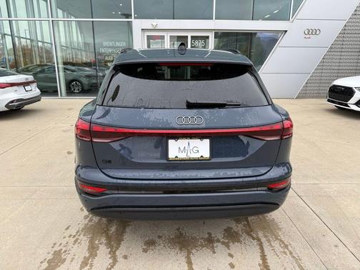 2025 Audi Q6 e-tron Prestige quattro