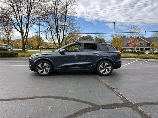 2025 Audi Q6 e-tron Prestige quattro