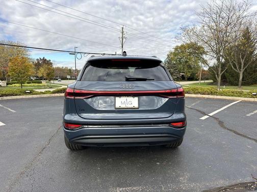 2025 Audi Q6 e-tron Prestige quattro