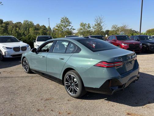 2026 BMW 550e 550e xDrive