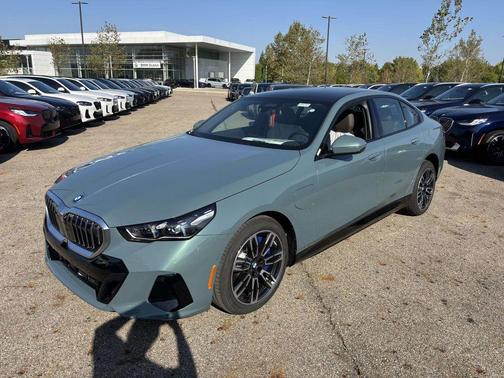 2026 BMW 550e 550e xDrive