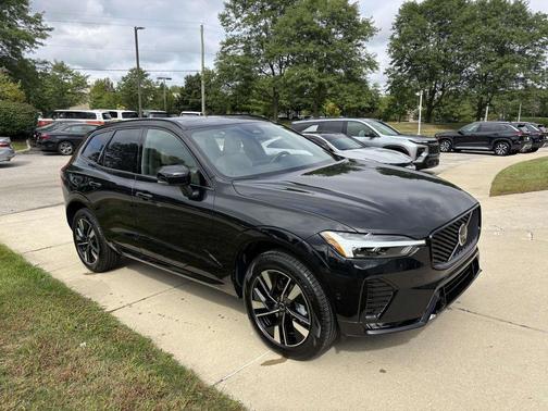 2026 Volvo XC60 B5 Plus