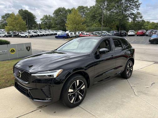 2026 Volvo XC60 B5 Plus