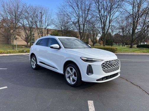 2025 Audi Q5 Premium Plus TFSI quattro S tronic