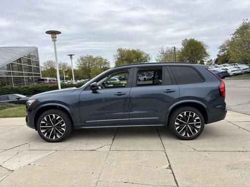 2026 Volvo XC90 B6 Ultra Dark Theme 7-Seater