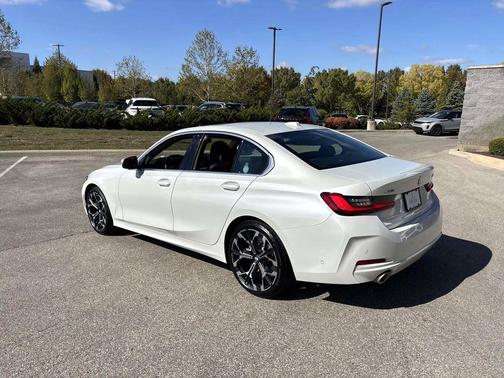 2025 BMW 330 i xDrive