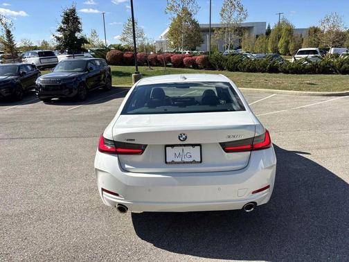 2025 BMW 330 i xDrive