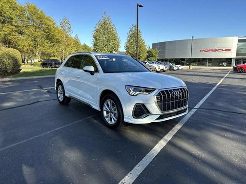 2025 Audi Q3 Premium 45 TFSI S line quattro Tiptronic