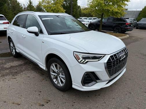 2025 Audi Q3 Premium 45 TFSI S line quattro Tiptronic