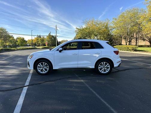 2025 Audi Q3 Premium 45 TFSI S line quattro Tiptronic