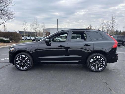 2026 Volvo XC60 Plug-In Hybrid T8 Plus