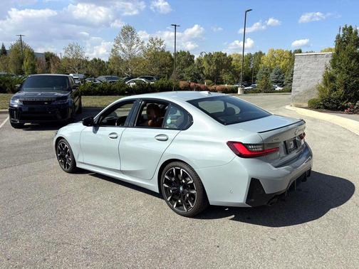 2025 BMW 330 i xDrive