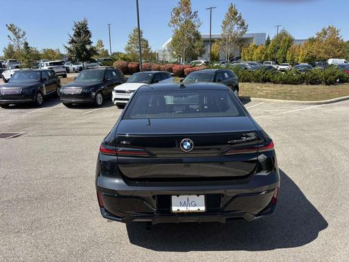 2026 BMW 740 i xDrive