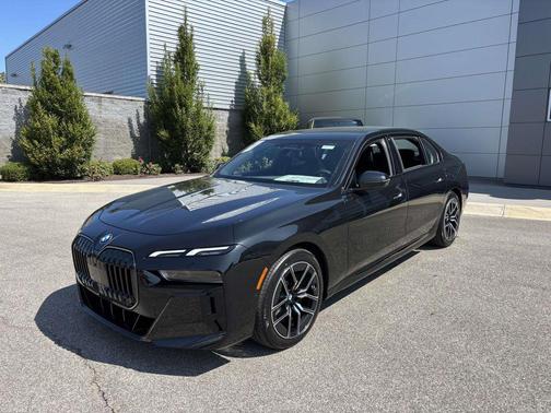 2026 BMW 740 i xDrive