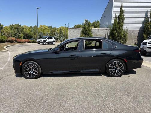 2026 BMW 740 i xDrive