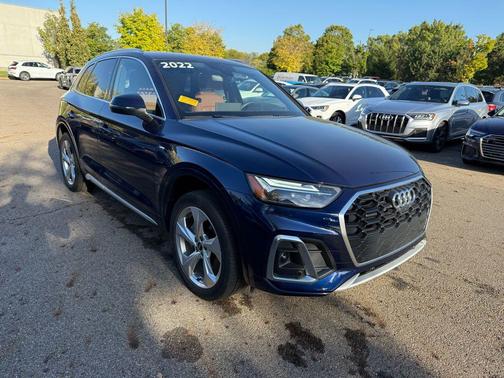 2022 Audi Q5 45 S line Premium Plus