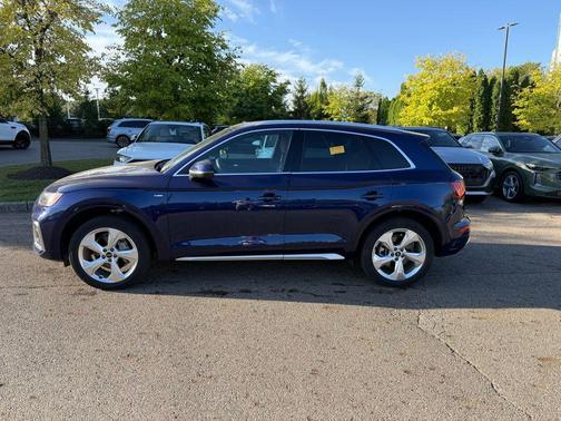 2022 Audi Q5 45 S line Premium Plus