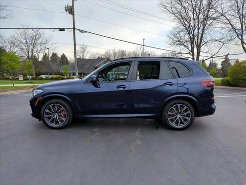 2022 BMW X5 M50i