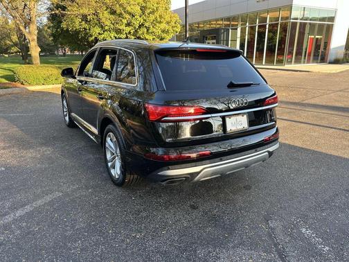 2026 Audi Q7 55 Premium Plus