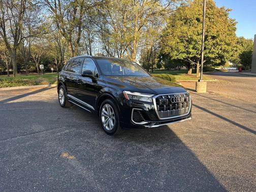 2026 Audi Q7 55 Premium Plus