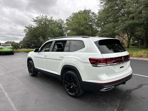 2026 Volkswagen Atlas 2.0T SE w/Technology 4MOTION