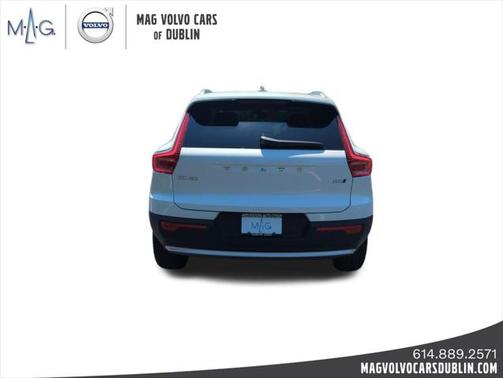 2025 Volvo XC40 Plus Bright Theme
