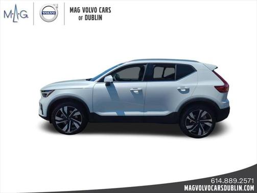 2025 Volvo XC40 Plus Bright Theme