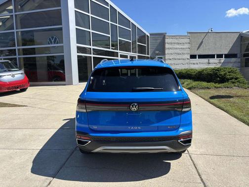 2025 Volkswagen Taos 1.5T SE