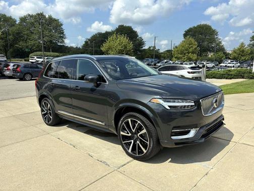 2022 Volvo XC90 Recharge Plug-In Hybrid T8 Inscription Expression 7 Passenger